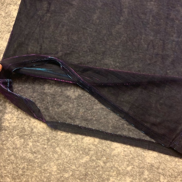 Translucent shimmering top - Picture 2 of 3